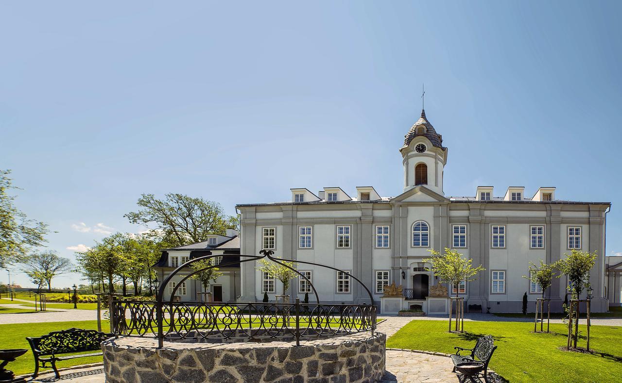 Hotel Panstvi Dlouha Lhota Exterior foto